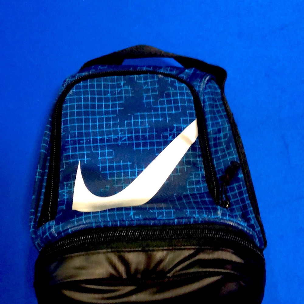 Nike lunch pale